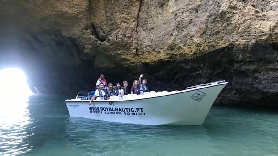 From Portimão: Algar de Benagil and Sea Caves Boat Tour - Algar de Benagil Sea Cave: how to get the best experience from the photo stop