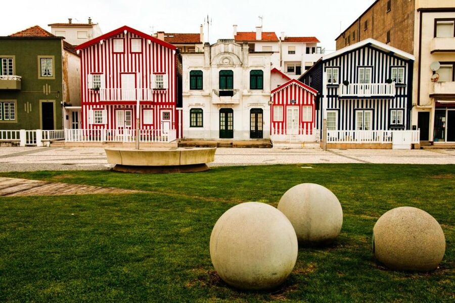 From Porto: Aveiro Half-Day Tour with 1-Hour Cruise - Baroque-Style Cathedrals and Photo Timing in Aveiro