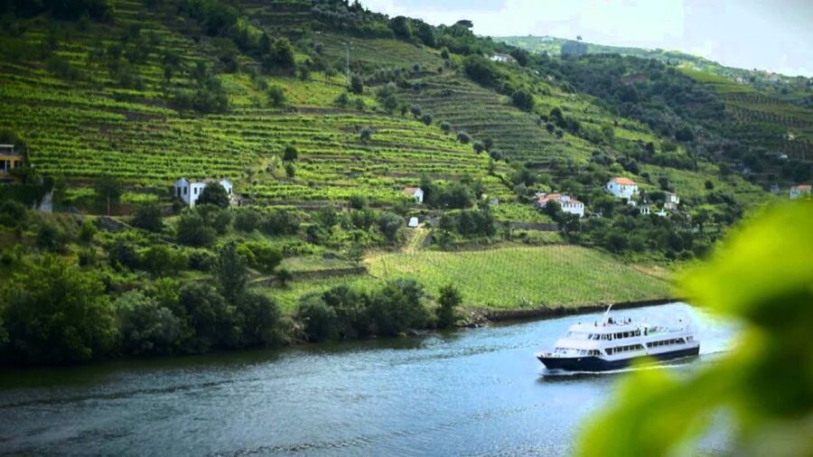 From Porto: Régua to Porto River Cruise with Lunch on Board - Lunch On Board: The Real Midday Anchor