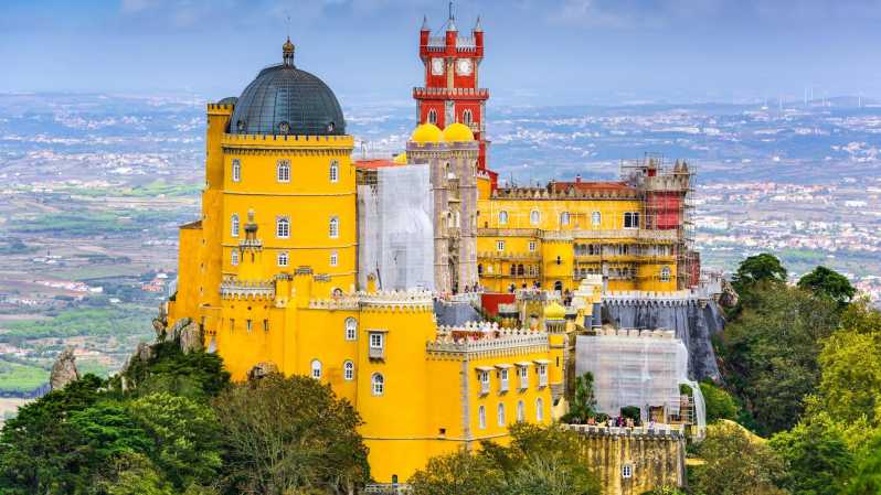 From/To Lisbon: Sintra Hop-on Hop-off Tickets + Audio Guide - Hop-on hop-off buses: how to build a smart Sintra route