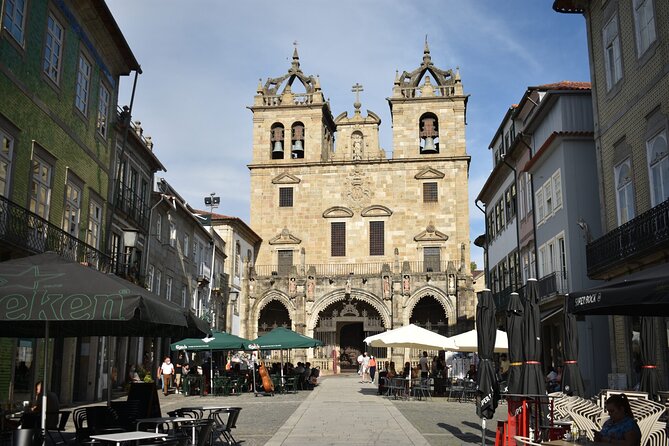 Full-Day Braga & Guimarães Guided Semi-Private Tour with Lunch from Porto - Bom Jesus do Monte: funicular rides and the staircase story