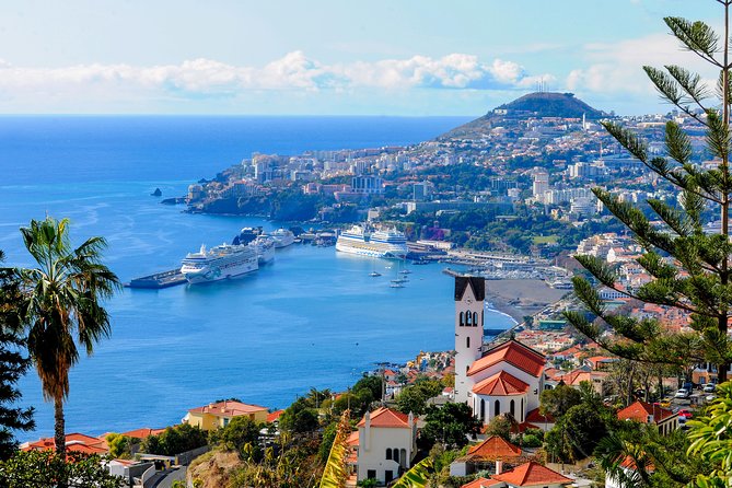 Full Day East of Madeira Tour - Starting in Funchal at 9:00, Then Climbing Straight Toward Pico do Arieiro