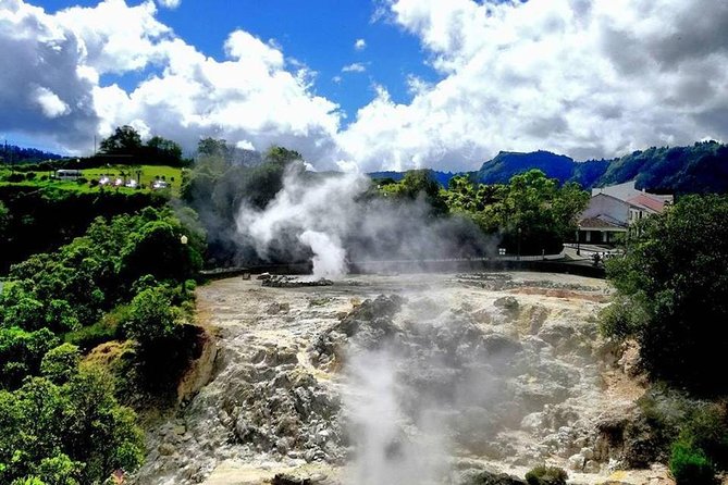 Full Day Jeep Tour Furnas with lunch (Cozido) and drinks included - Caldeira das Furnas: Steam, Springs, and the Best Time for Photos