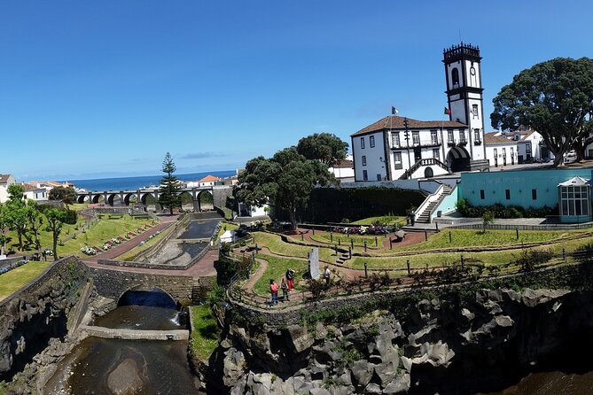 Full-Day Sete Cidades Crater Lake and Fire Crater Lake Private Tour - Lagoa de Sao Tiago and Vista do Rei: two lake moods, then the classic shot