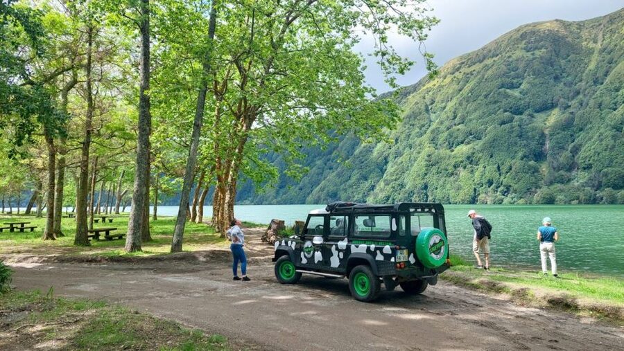 Full Day Sete Cidades + Lagoa do Fogo - Entering the Sete Cidades caldera via the Covoada route