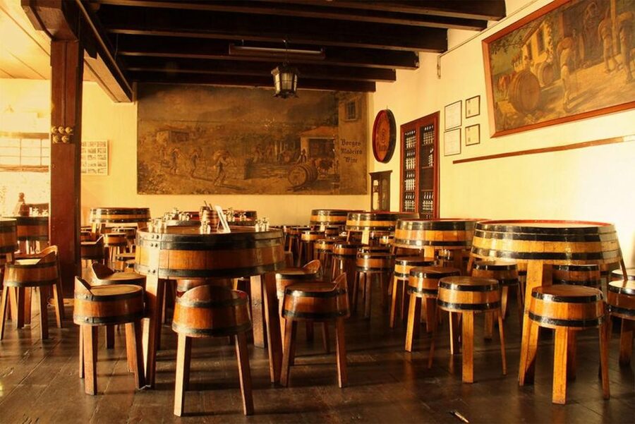 Funchal: H.M. Borges Winery Guided Tour with Wine Tasting - The tasting room experience, Max Römer art, and how to compare fast