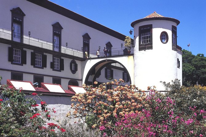 Funchal Hop-On Hop-Off Tour 3 in 1 - Câmara de Lobos: promenade walking, seaside breaks, and what to do next