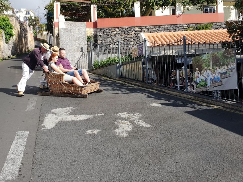 Funchal: Monte Toboggan and Old Town Tour by Tuk-Tuk - The tuk-tuk route through old Funchal and the farmers market