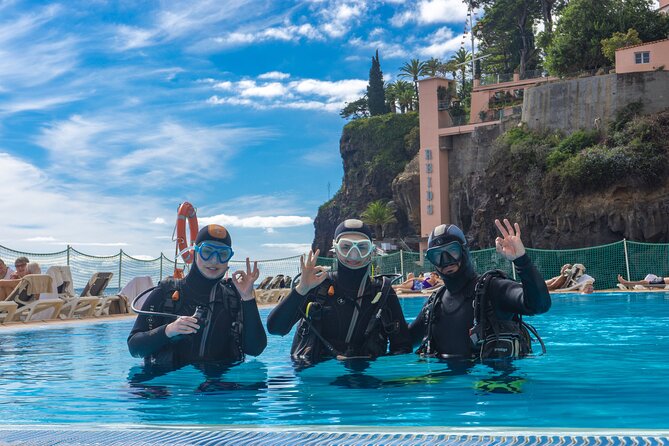 Funchal: Scuba Diving Experience for Beginners - Safety briefing and first lessons at Funchal Ecological Park