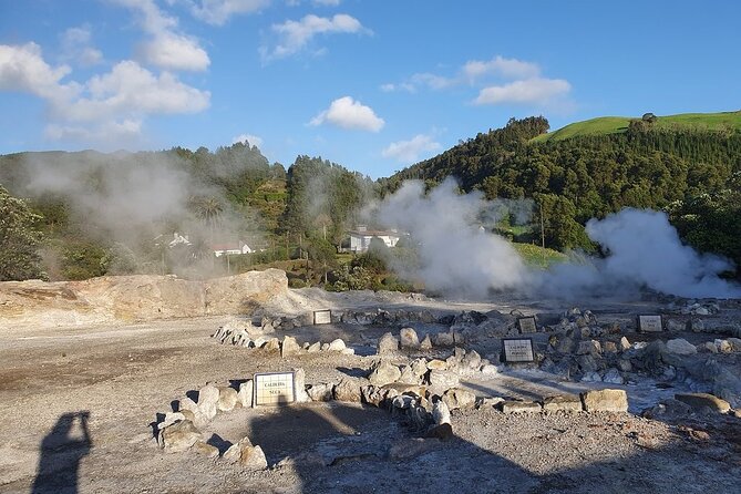Furnas Evening Thermal Bath Small Group Tour with Dinner - Arriving at Furnas: Volcanic Scenery and Storytelling on the Road