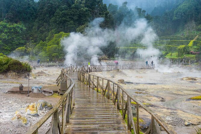 Furnas Volcano & Tea Plantation With Traditional Lunch, East Tour - Caldeira das Furnas Mineral Waters and Terra Nostra’s Optional Soak