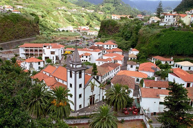 Go West Tour - Madeira Island Excursion - Porto Moniz natural swimming pools and the real lunch tradeoff
