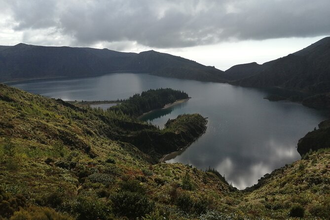 Half-Day 4x4 Tour to Lagoa do Fogo - Stop 4: Praia do Areal de Santa Barbara, surf-capital beach time
