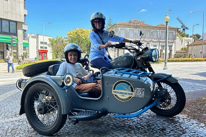 Highlights of Porto on a glamorous sidecar - Half Day - Safety and comfort: helmets, blankets, and traffic handling