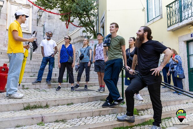 Historic Walking Tour Through Lisbon’s Oldest Neighborhood - Castelo de São Jorge: medieval fortifications and long memory
