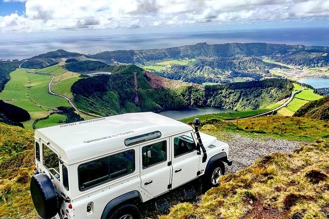 Jeep Tour Full Day Sete Cidades & Lagoa do Fogo with lunch and drinks included. - Muro das Nove Janelas: the odd stone feature you will remember