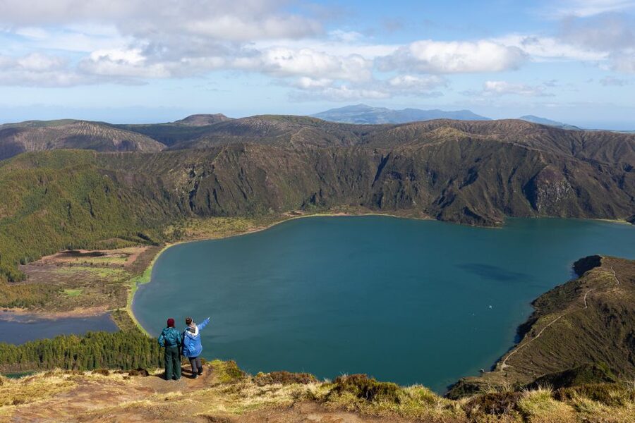 Lagoa do Fogo: Guided Volcano Geo Tour w/ Hotsprings Bathing - Guides, Small Groups, and Why the Driver Matters More Than You Think