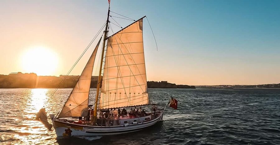 Lagos: Sunset Sail aboard a Traditional Boat with Prosecco - Meeting point at Marina de Lagos, and how to show up without stress