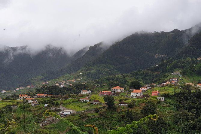 Levada da Referta - Castelejo - Learning the working side of Madeira’s agriculture