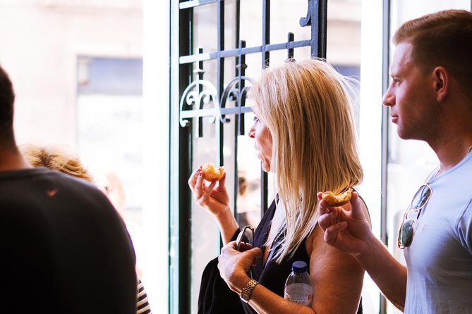 #LisboaLove Walk - Chiado: Writters, Crowds, and a Smarter Way to Notice People