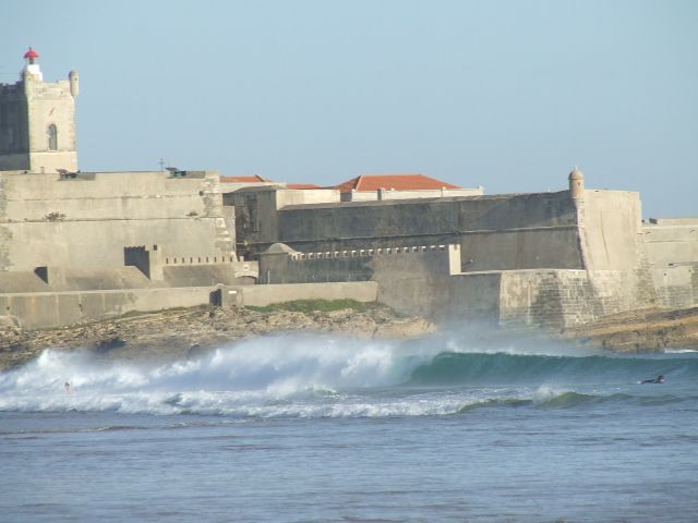 Lisbon: 1.5-Hour Surf Lesson - Small-Group Coaching and Instructor Feedback That You Can Use