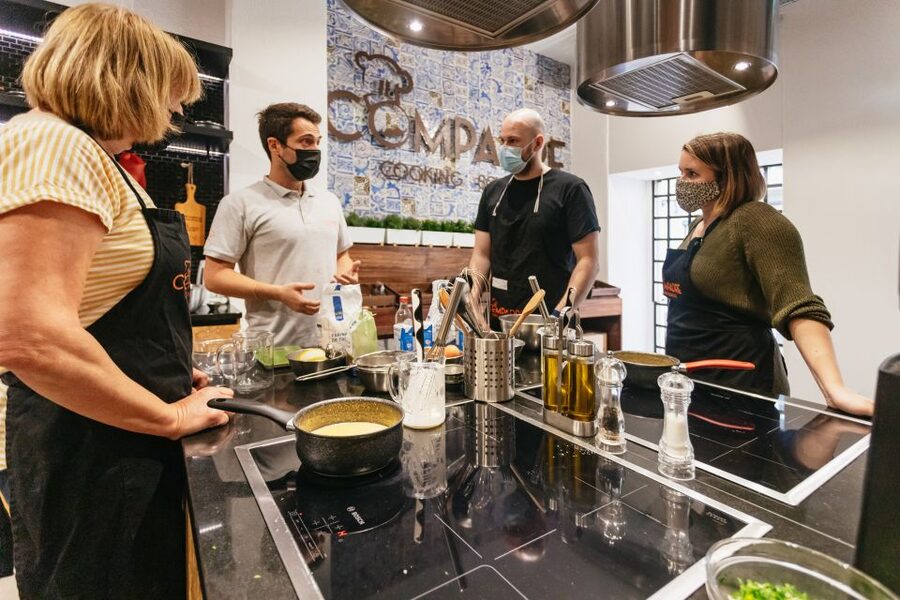 Lisbon: 2-Hour Pastel de Nata Cooking Class - Entering the Lisbon kitchen meet-up