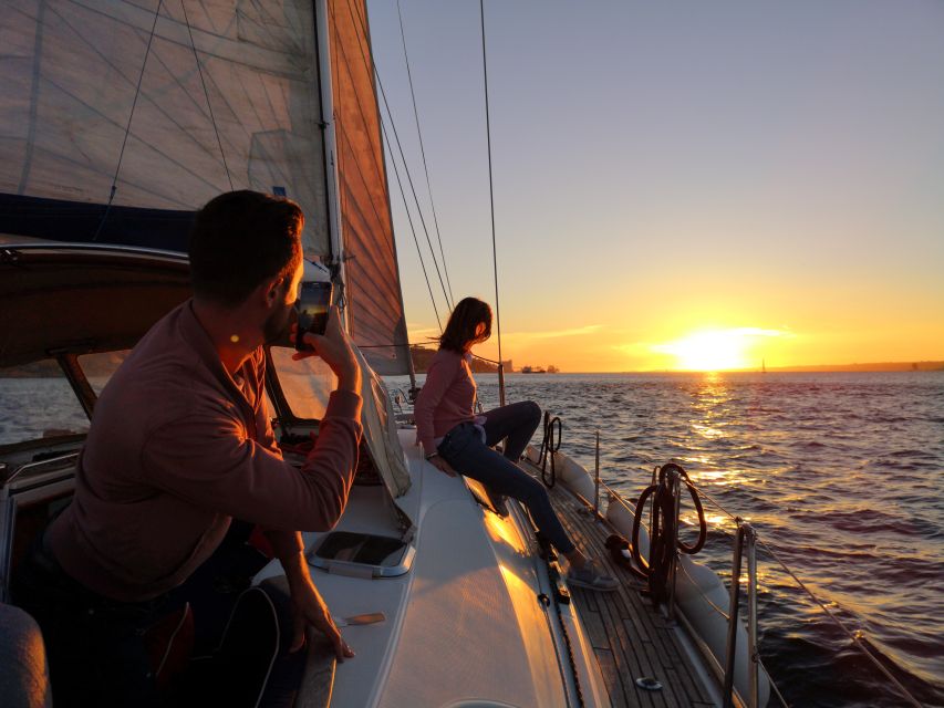Lisbon: 2-Hour Sunset Sailing Tour on Luxury Sailing Yacht - Finding the meeting point and boarding the yacht (no stress, just arrive early)