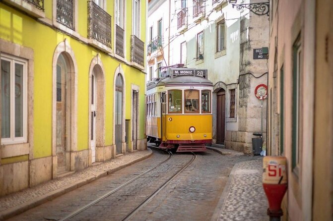 Lisbon 24 Hours Pass with Tram 28 Riding Ticket - Ticket pickup and the meeting point reality
