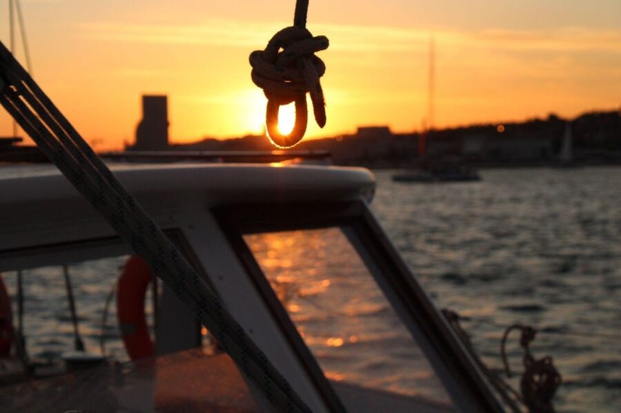 Lisbon: 2H Sunset Boat Cruise Tour with Drinks - Portuguese drinks and snacks that make it an aperitivo, not a side quest