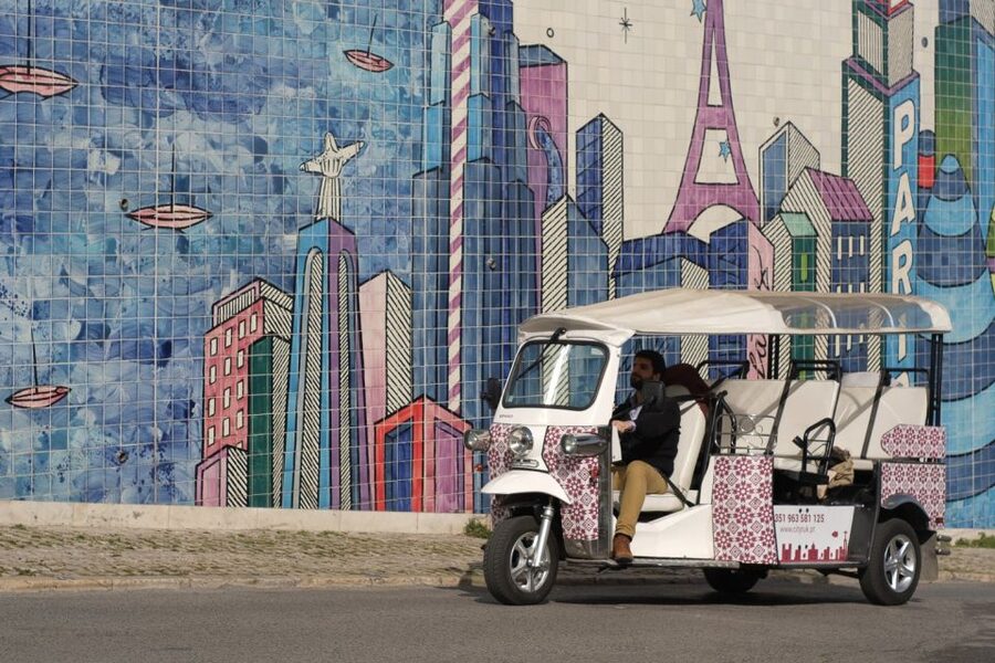 Lisbon: 3-Hour Street Art Tuk Tuk Tour - Castelo, Graça, Alfama: where old streets color the murals