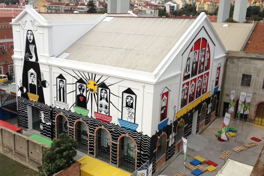 Lisbon: 3-Hour Street Art Tuk Tuk Tour - The 3-hour format, pacing, and what you should bring