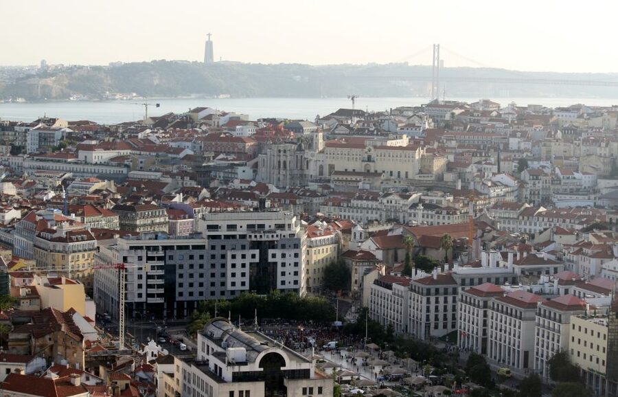Lisbon: 3-Hour Tour by E-Bike - Alfama Quarter Descent and the Charm of Times Gone By