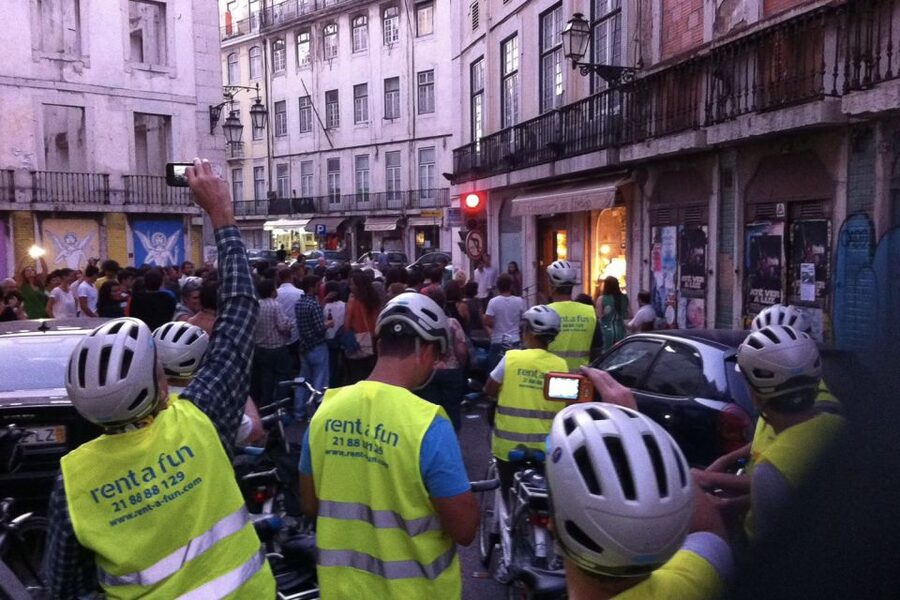 Lisbon: 7 Hills Half-Day Electric Bike Tour - From Rua Cais de Santarém to Feira da Ladra, a Fast Lisbon Primer