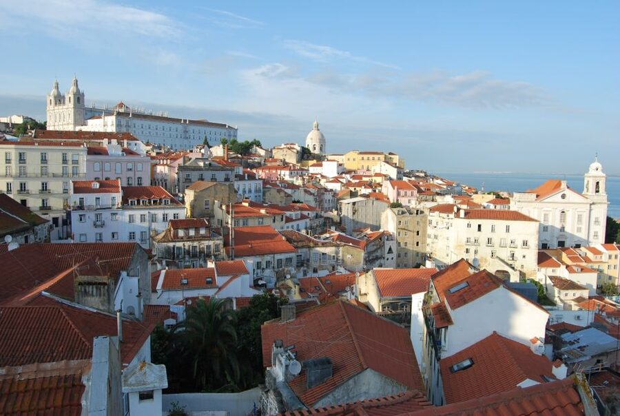 Lisbon: Alfama and São Jorge Castle Quarters Walking Tour - Price and pacing for 150 minutes, is $23 good value?