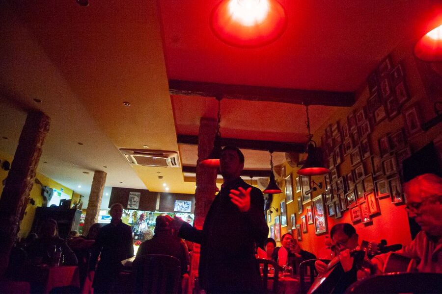 Lisbon: Alfama Tour and Live Fado with Traditional Dinner - Why Alfama and live Fado work so well together