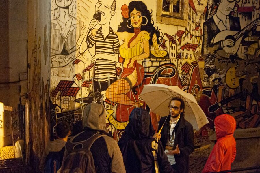 Lisbon: Alfama Tour and Live Fado with Traditional Dinner - Live Fado in an atmospheric house: what you should listen for