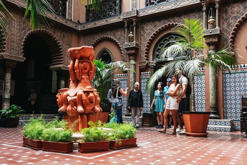 Lisbon: Baixa District Food Tour with Dinner and Drinks - Key things to know before you go