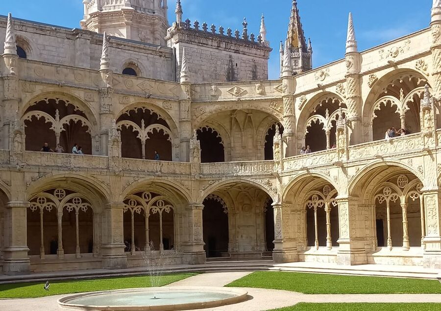 Lisbon: Belem, Jeronimos Monastery, and Coach Museum Tour - Inside Jerónimos Monastery, looking up at the cloisters