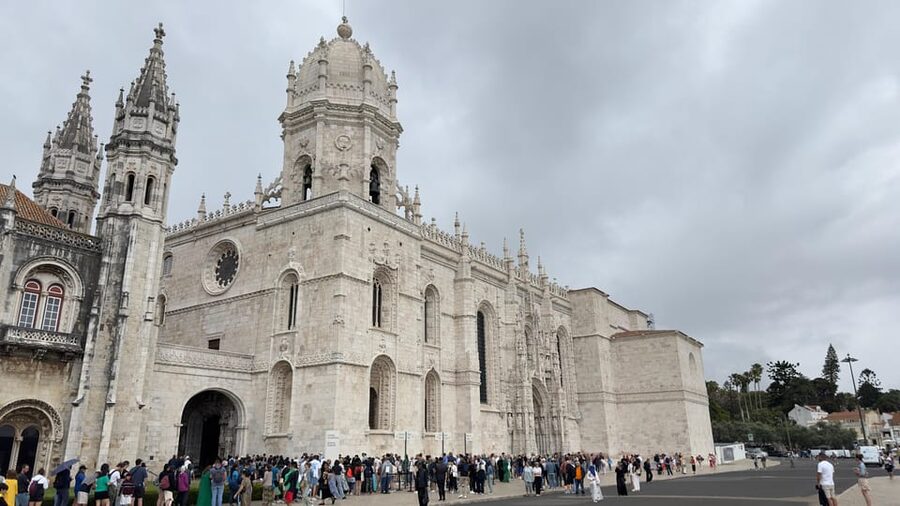 Lisbon: Belem Tour with Pastéis at Jerónimos Monastery - Belém Tower From the Outside: Maritime Heritage, UNESCO Context, and Possible Scaffolding