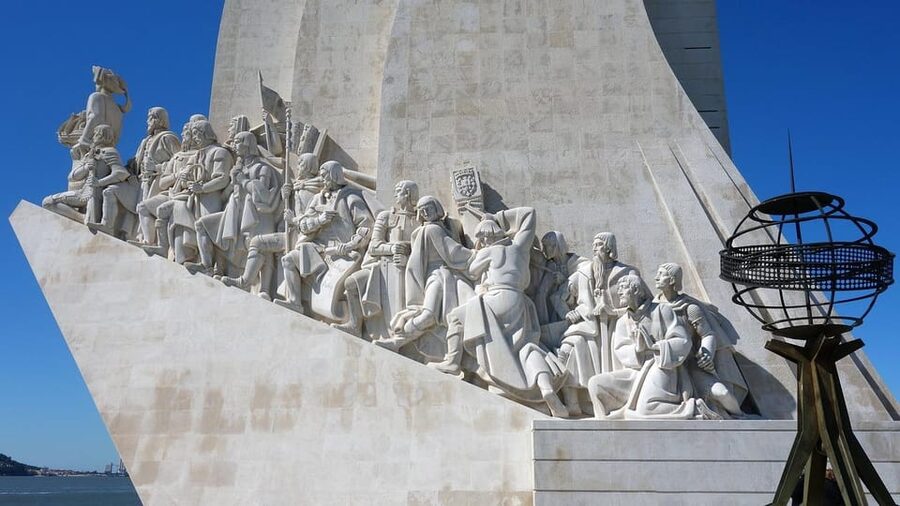 Lisbon: Belem Walking Tour with Jeronimos Monastery Entry - Upper cloister views, and how Manueline design connects to discovery