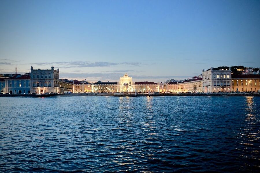 Lisbon: Boat Cruise with Live Fado Performance and a Drink - Price and value: what you get for $43 for one hour