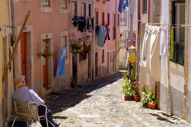 Lisbon by Night Tour: Fado Show and Dinner with Pick-up - Who This Tour Suits Best (and Who Should Skip It)