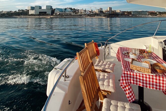 Lisbon: Catamaran Luxury Sunset and Wine Tour - The Tagus route in plain terms, with what each stop gives you