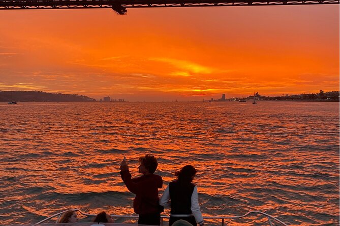 Lisbon: Catamaran Luxury Sunset and Wine Tour - How the crew turns landmarks into easy stories