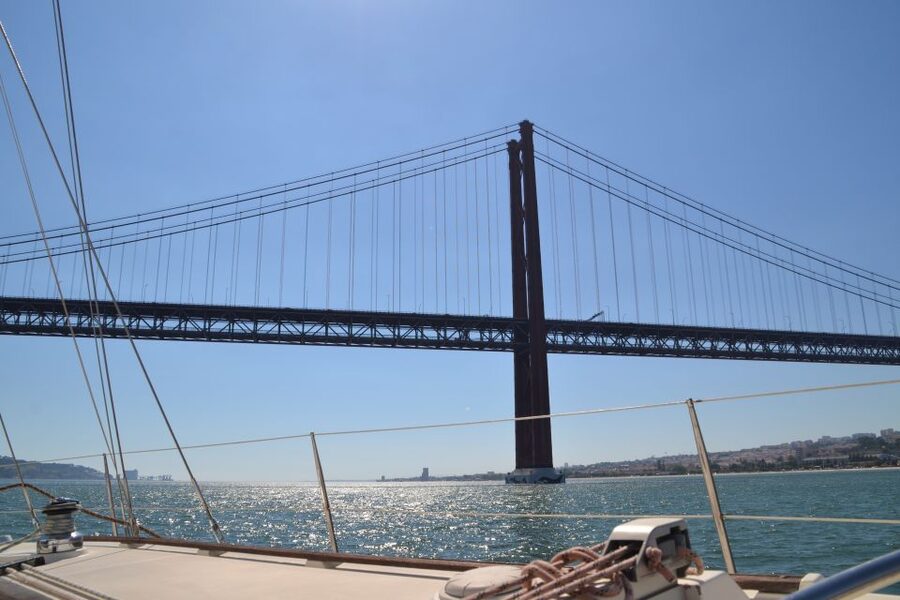 Lisbon: Champagne Sailing Tours - Belém landmarks and the Discoveries coast from your deck