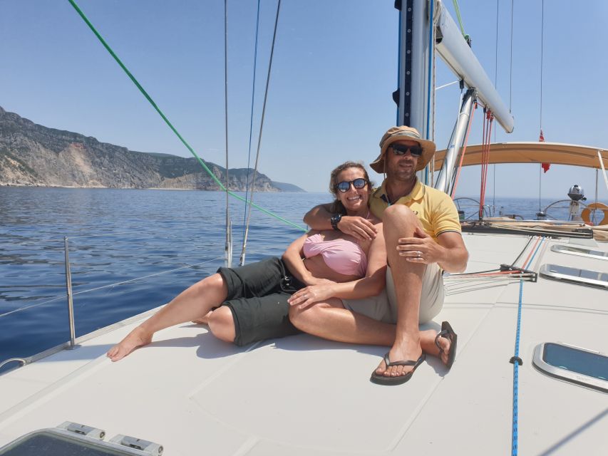 Lisbon: Champagne Sailing Tours - Onboard vibe: steering time, guided facts, and the drink-and-snack flow