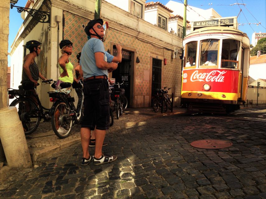 Lisbon: City Highlights and Viewpoints E-Bike Tour - Miradouro da Senhora do Monte: The Viewpoint Block That Makes the Tour Worth It