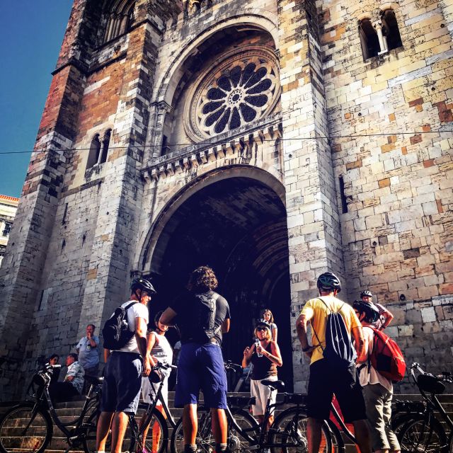 Lisbon: City Highlights and Viewpoints E-Bike Tour - Campo das Cebolas Safety Briefing, Then the Old-Town Glide
