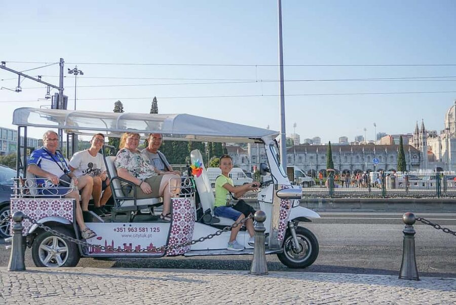 Lisbon: City Highlights Tour by Tuk Tuk - Getting the Views Right: Viewpoints and Photo Opportunities
