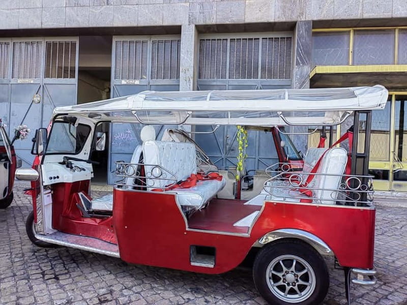 Lisbon: City Highlights Tuk-Tuk Tour with Pickup - Time Out Market finish: turn the tour into a meal plan